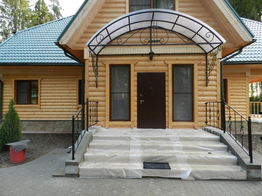 Навес из поликарбоната арочный для крыльца дома